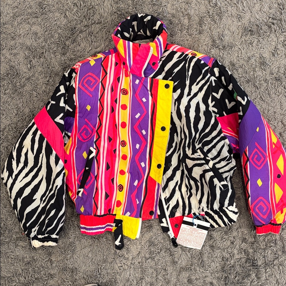 Obermeyer Ladies vintage ski Jacket with Pink and White
